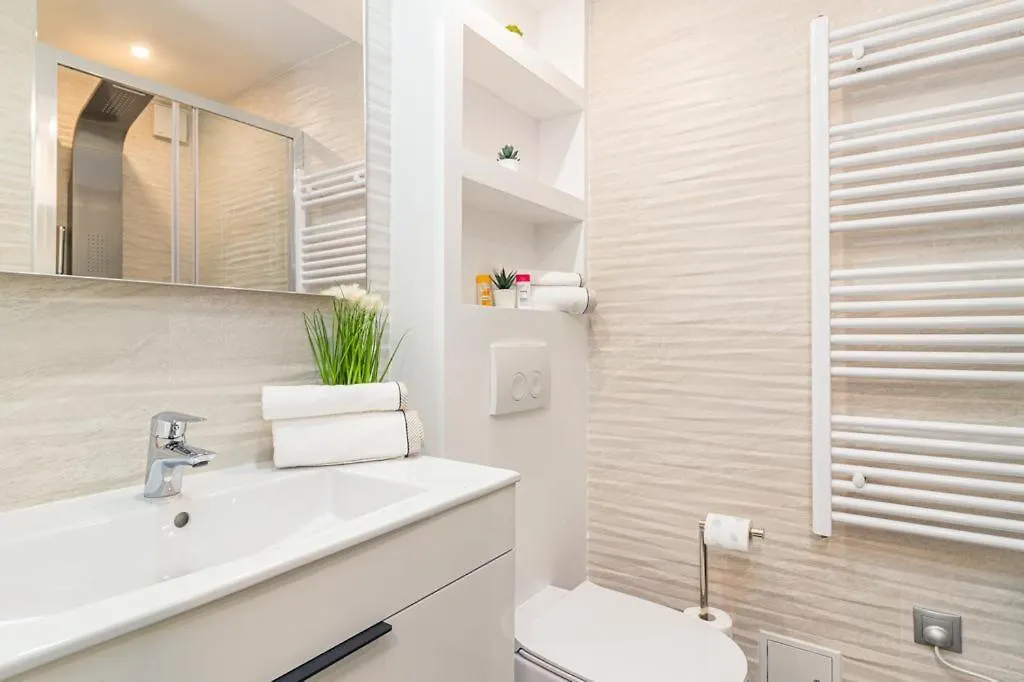 N&G New Apartment Stoja Beach Pula